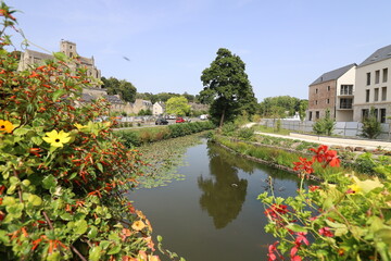 La rivière le Gouessant dans la ville, ville de Lamballe, département des Côtes d'Armor, Bretagne, France