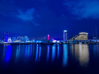 神戸の夜景　新港突堤よりメリケンパークを臨む