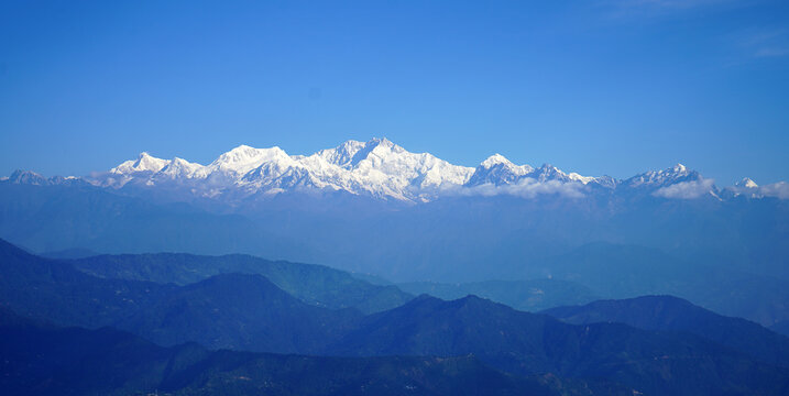 Majestic View of Mount Kanchenjunga and Himalayan Peaks from Darjeeling