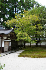 比叡山延暦寺の境内の建物