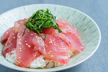 マグロ丼