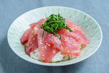 マグロ丼