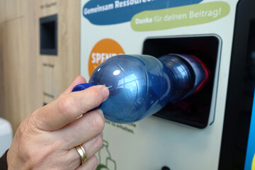 PET Flasche entsorgen