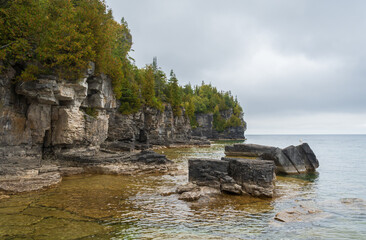 Bruce Peninsula National Park Canada, Cliffs and Crystal Clear Georgian Bay Waters
