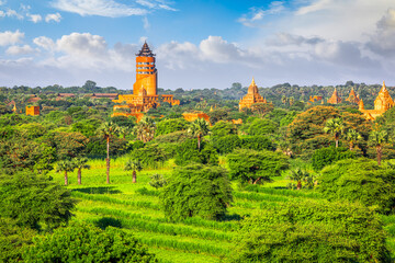Obraz premium Bagan, Myanmar with Ancient Temples 428