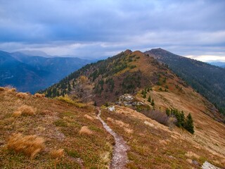 autumn hiking in seckauer alpen austria