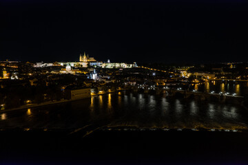 Beautiful aerial and detailed view of Prague Castle with St. Vitus Cathedral and the Old Royal Palace, Czech Republic — Gothic architecture and panoramic city skyline