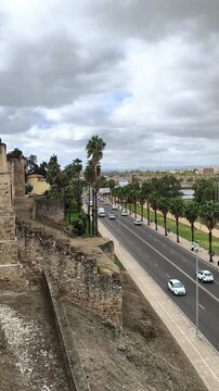 Alcazaba de Badajoz mirando al R&iacute;o Guadiana 
