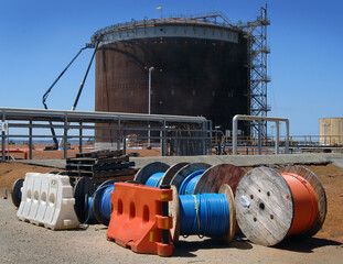 refurbishing huge fuel storage tanks at Long Island Point Refinery-Victoria