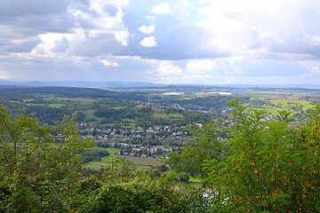 Obraz premium Blick vom Drachenfels auf die Rheinebene zwischen Königswinter und Bonn 
