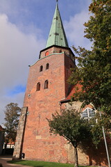 Obraz premium Historische Kirche in der Altstadt von Travemünde