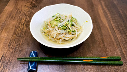 もやしときゅうりの和え物