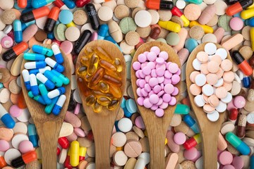 Different medical capsules, vitamin pills