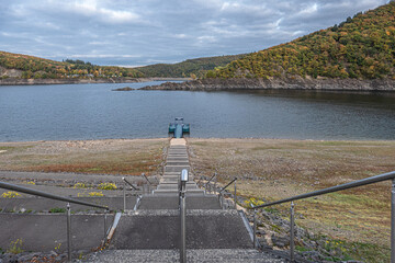 Wassernotstand am Rursee in Woffelsbach