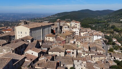 Lugnano in Teverina, (Terni, Umbria, Italia), caratteristico borgo medievale. Vista aerea di Lugnano.  © ItalyDrones