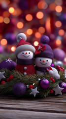 Obraz premium Zwei Schneemänner mit Weihnachtsdekoration und warmem Bokeh-Hintergrund