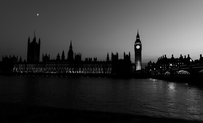 Naklejka premium Illuminated Big Ben and Parliament at Dusk