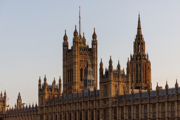 Obraz premium Houses of Parliament facade in warm evening light, London