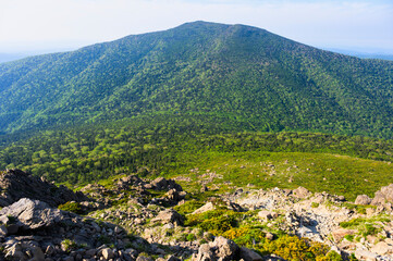 早池峰山から望む薬師岳
