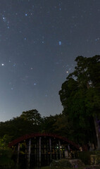 秋空のスバルと鏡池