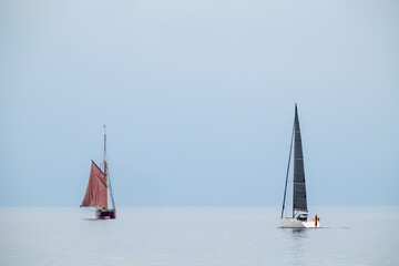 Fototapeta premium Traditionssegelschiff auf der Eckernförder Bucht, Schleswig-Holstein, Deutschland