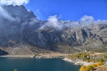 Il lago di Cignana,specchio d'acqua artificiale in Valtournanche, Valle d'Aosta Italia