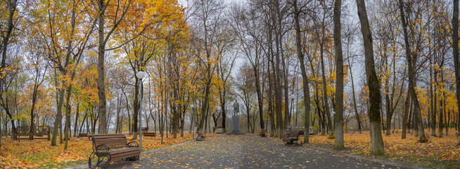city ​​park. late autumn
