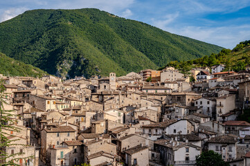 Obraz premium Scanno is an Italian town of 1 782 inhabitants located in the province of L’Aquila, in Abruzzo. The municipal area, surrounded by the Marsican Mountains.