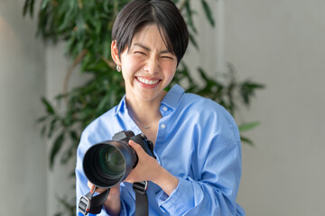 女性　フォトグラファー　カメラマン