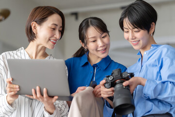 撮影チーム　女性