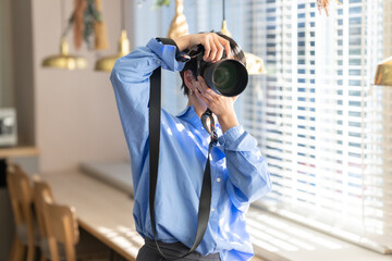 女性　フォトグラファー　カメラマン