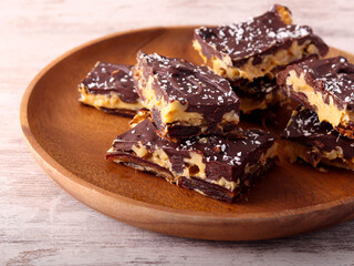 diet bars made of dates, peanut butter and chocolate