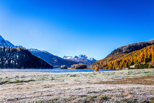 Herbst im Engadin in Graub&uuml;nden in der Schweiz
