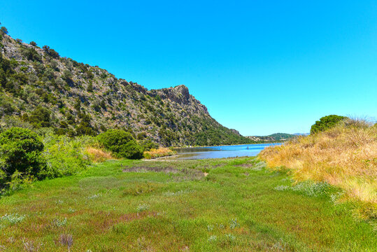 Die Gialova-Lagune (Limni Divariou) in Gialovo-Pylos in Messenien, Peloponnes (Griechenland)