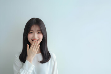 驚く美しい女性	