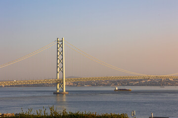 淡路サービスエリア（下り）の日の出と明石海峡大橋