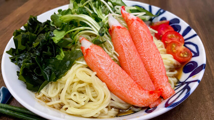 カニかまと野菜の冷やし中華