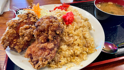 石川県おさむ食堂の唐揚げチャーハン