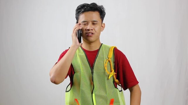 The parking attendant called the police for help in finding the missing stolen vehicle.