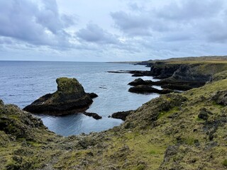 Obraz premium Arnarstapi Gatklettur Basalt Rock Arch, Snæfellsnes Peninsula, West Iceland