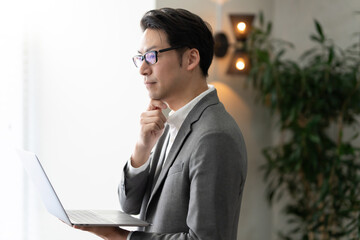 ビジネス　男性