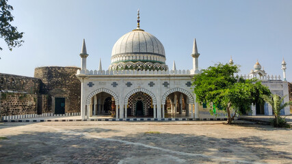 Abdul Hakeem shrine within historic Sangni Fort showing Mughal stone design and spiritual cultural heritage