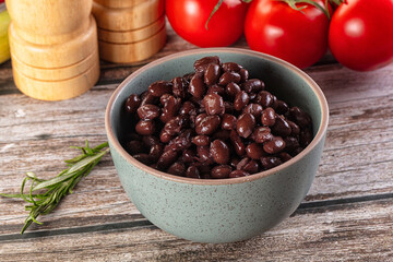 Canned black beans in the bowk