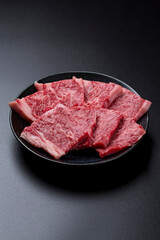 和牛カルビの焼肉 黒背景
