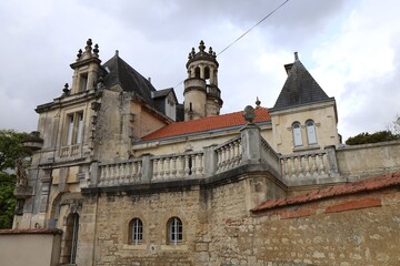 Bâtiment typique, vue de l'extérieur, ville de Fontenay le Comte, département de la Vendée, France