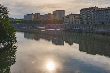 Il Po a Torino alla sera