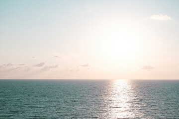 Obraz premium The blue sea and the sky as a background
