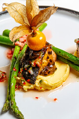 Healthy Gourmet: Salmon and Asparagus Meal