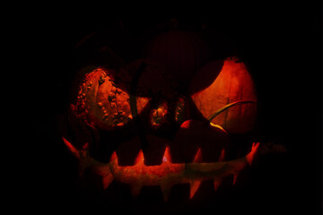 Un sourire d'halloween orange.