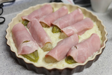 ベルギー料理シコングラタンを作る様子